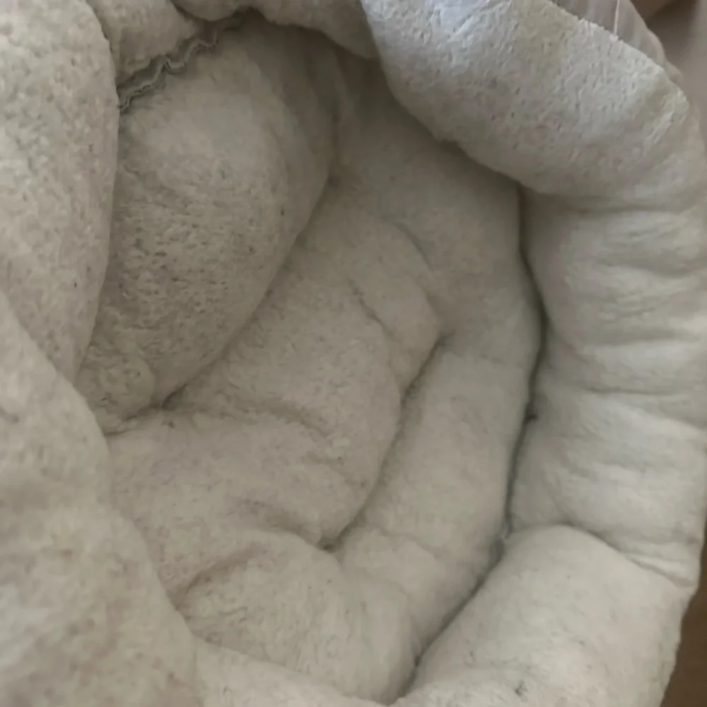 Cozy Cream Pet Bed